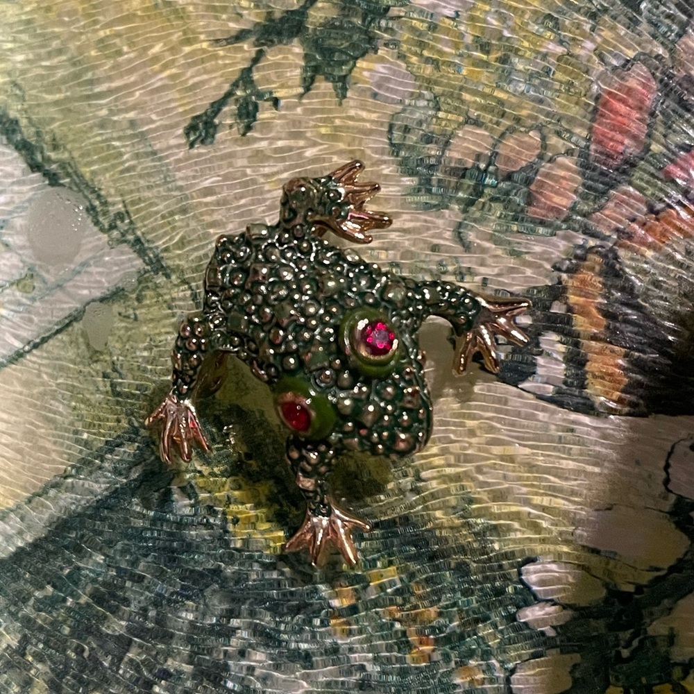 Green Frog Brooch with Red Rhinestone Eyes Jewelry unique rare Cute